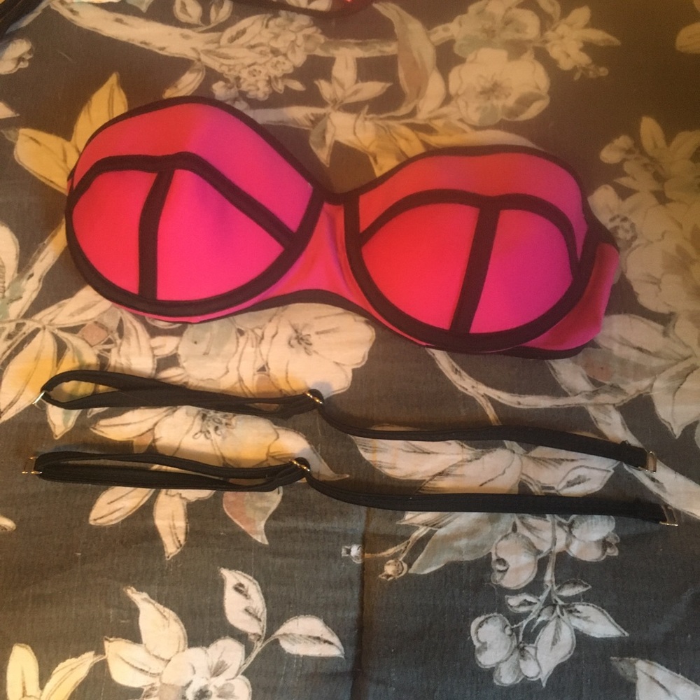 PINK SWIM SET WITH REMOVABLE STRAPS